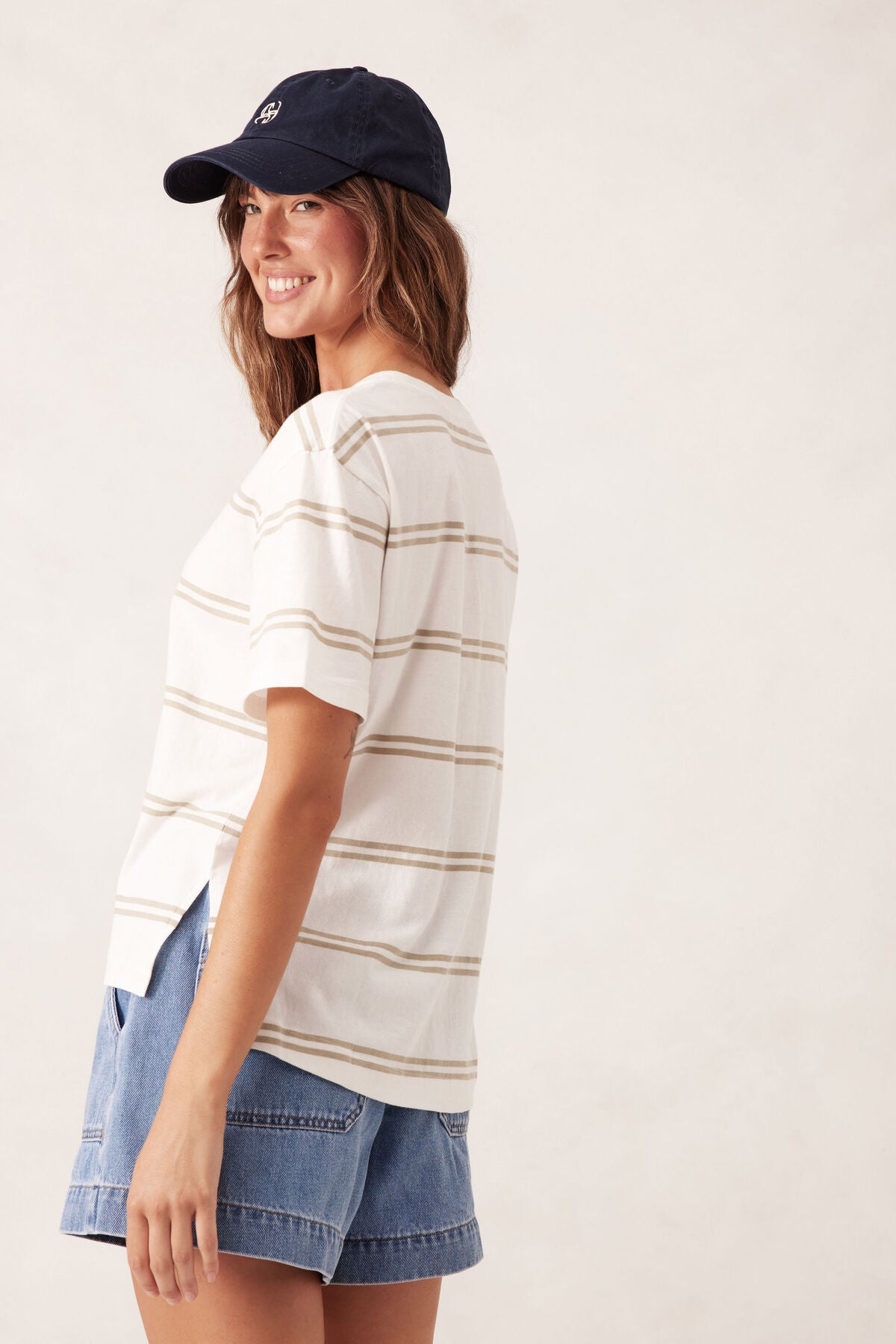 SLOUCHY SPLIT HEM TEE