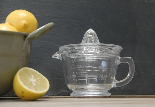 GLASS JUICER